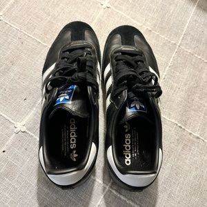 Adidas Sambas - women's 9